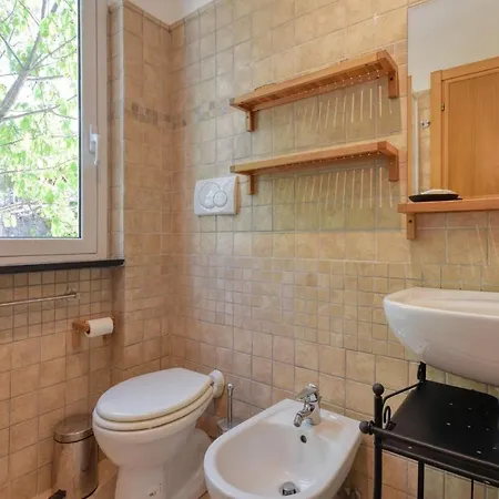 3 Bedroom Beautiful In Dom wakacyjny Moneglia