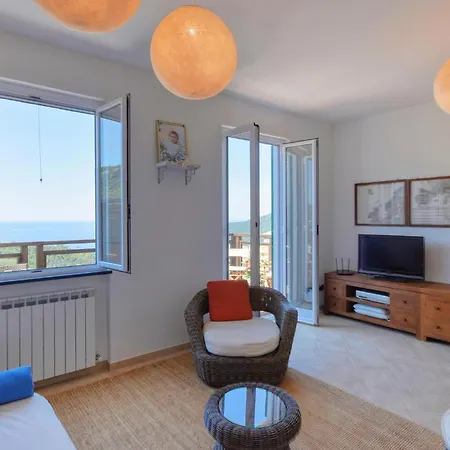 3 Bedroom Beautiful In Dom wakacyjny Moneglia