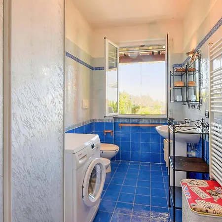Dom wakacyjny 3 Bedroom Beautiful In Moneglia