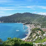 3 Bedroom Stunning Home In Moneglia * Moneglia