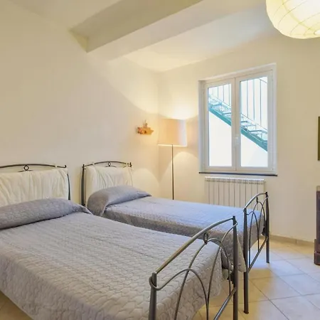 בית נופש 3 Bedroom Beautiful In