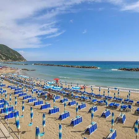 3 Bedroom Beautiful In Holiday home *