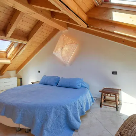 בית נופש 3 Bedroom Beautiful In מונליה