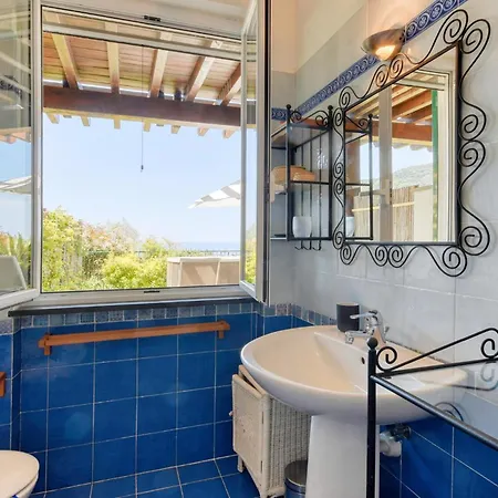 3 Bedroom Stunning In *