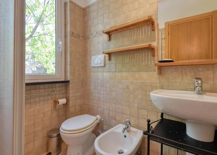 3 Bedroom Beautiful In Semesterbostad Moneglia