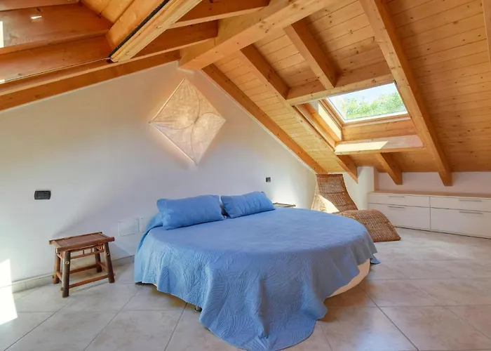 3 Bedroom Beautiful In Semesterbostad *